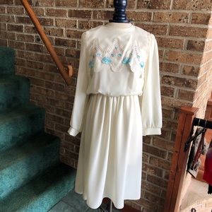 Jennifer Gee Vintage Floral Embroideres Dress